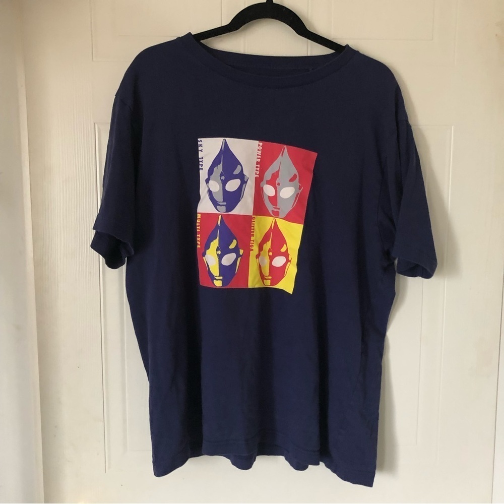 Uniqlo Graphic tee Ultraman